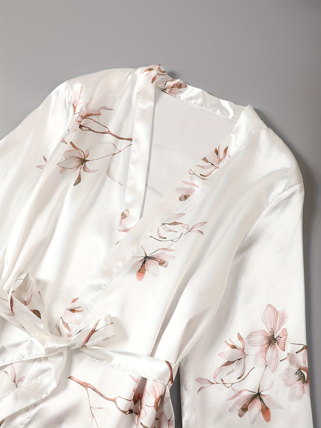 Luksus Kimono Badekåbe – Satin Morgenkåbe med Bindebånd