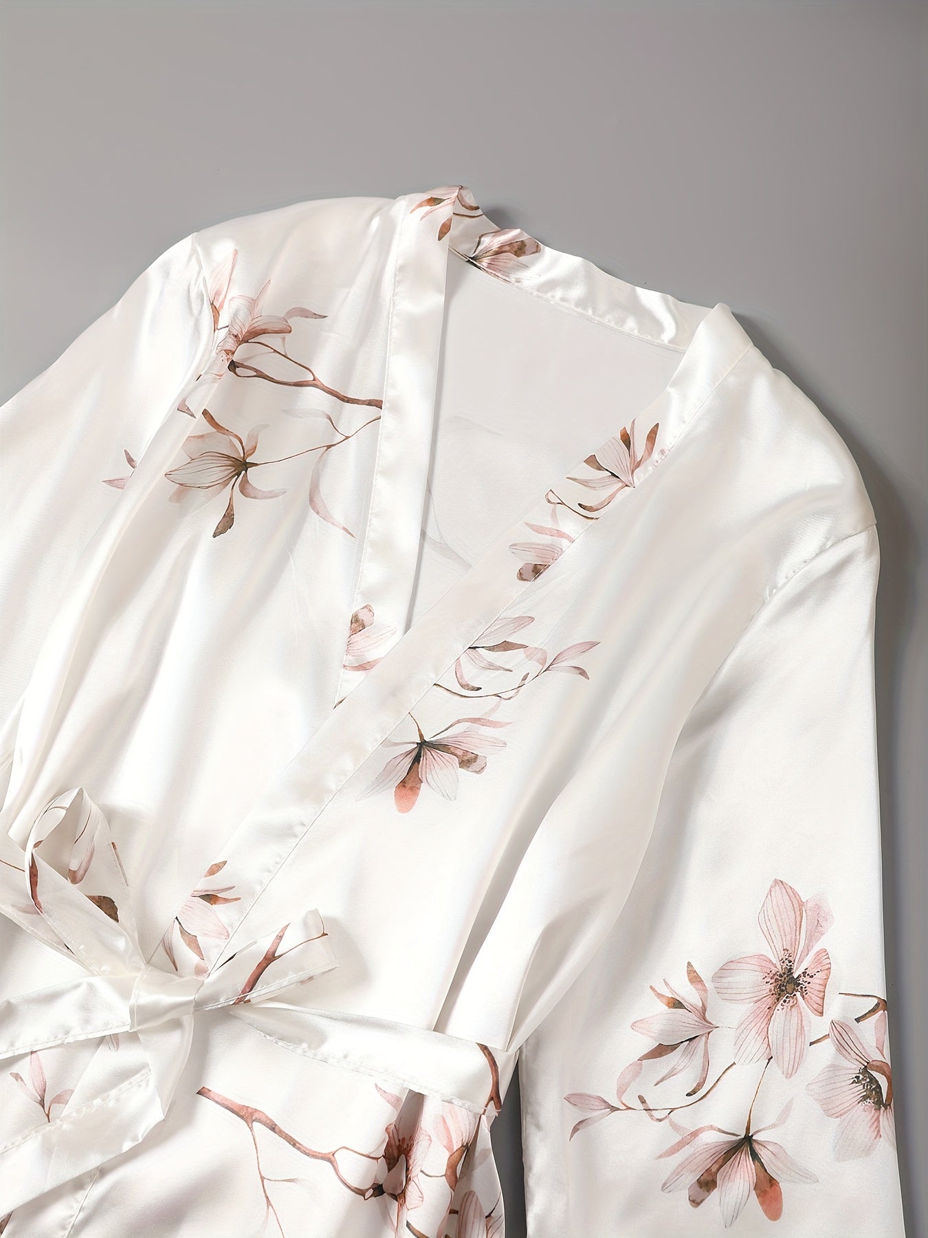 Luksus Kimono Badekåbe – Satin Morgenkåbe med Bindebånd