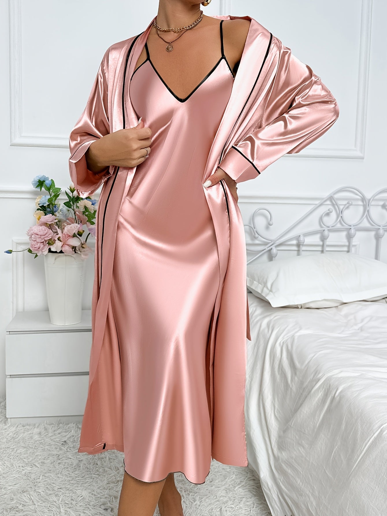 Satin Nattøjssæt med Kimono – Lang Natkjole & Let Morgenkåbe