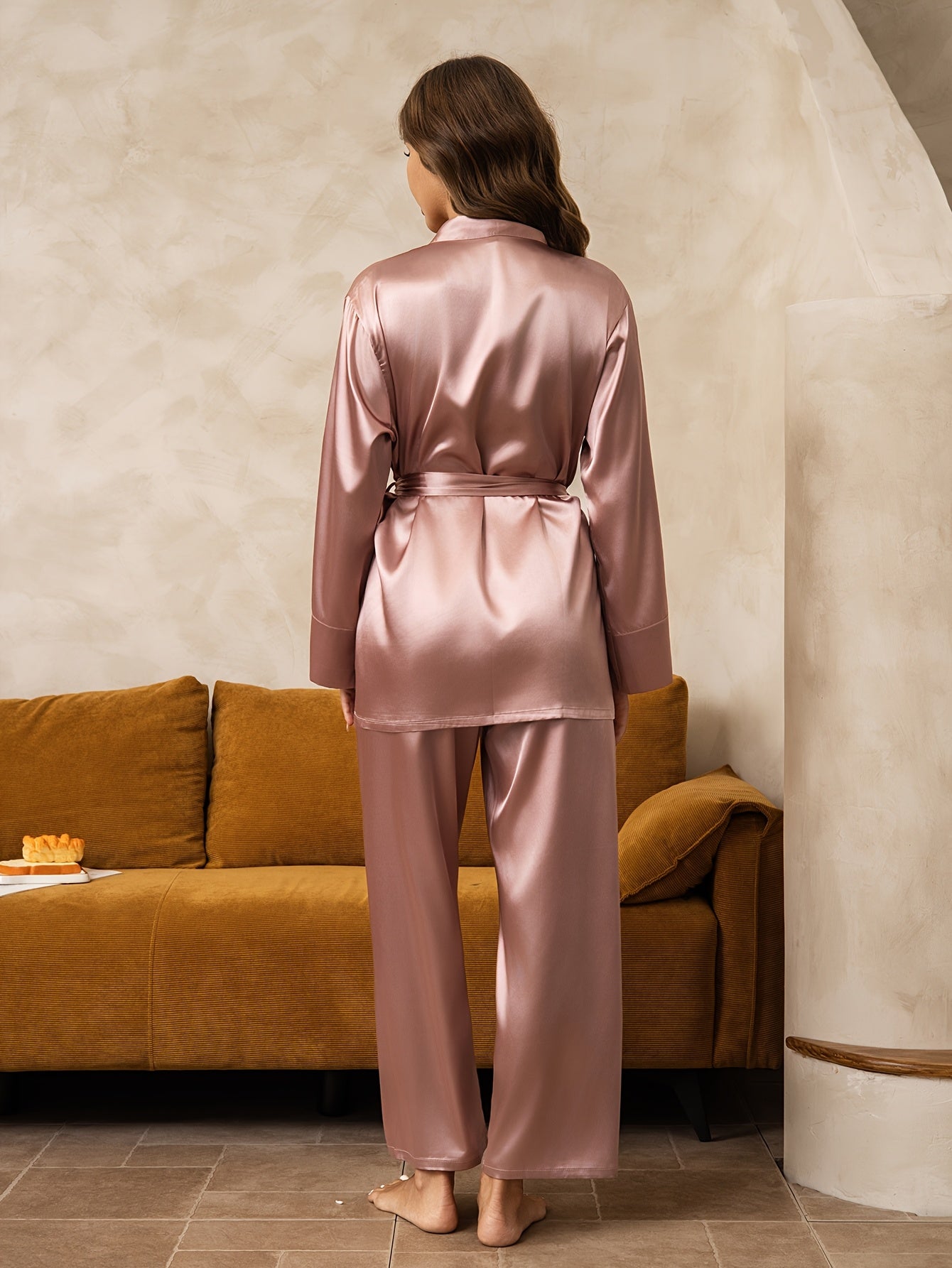 Kimono pyjamasæt dame – satin look og luksuriøs komfort