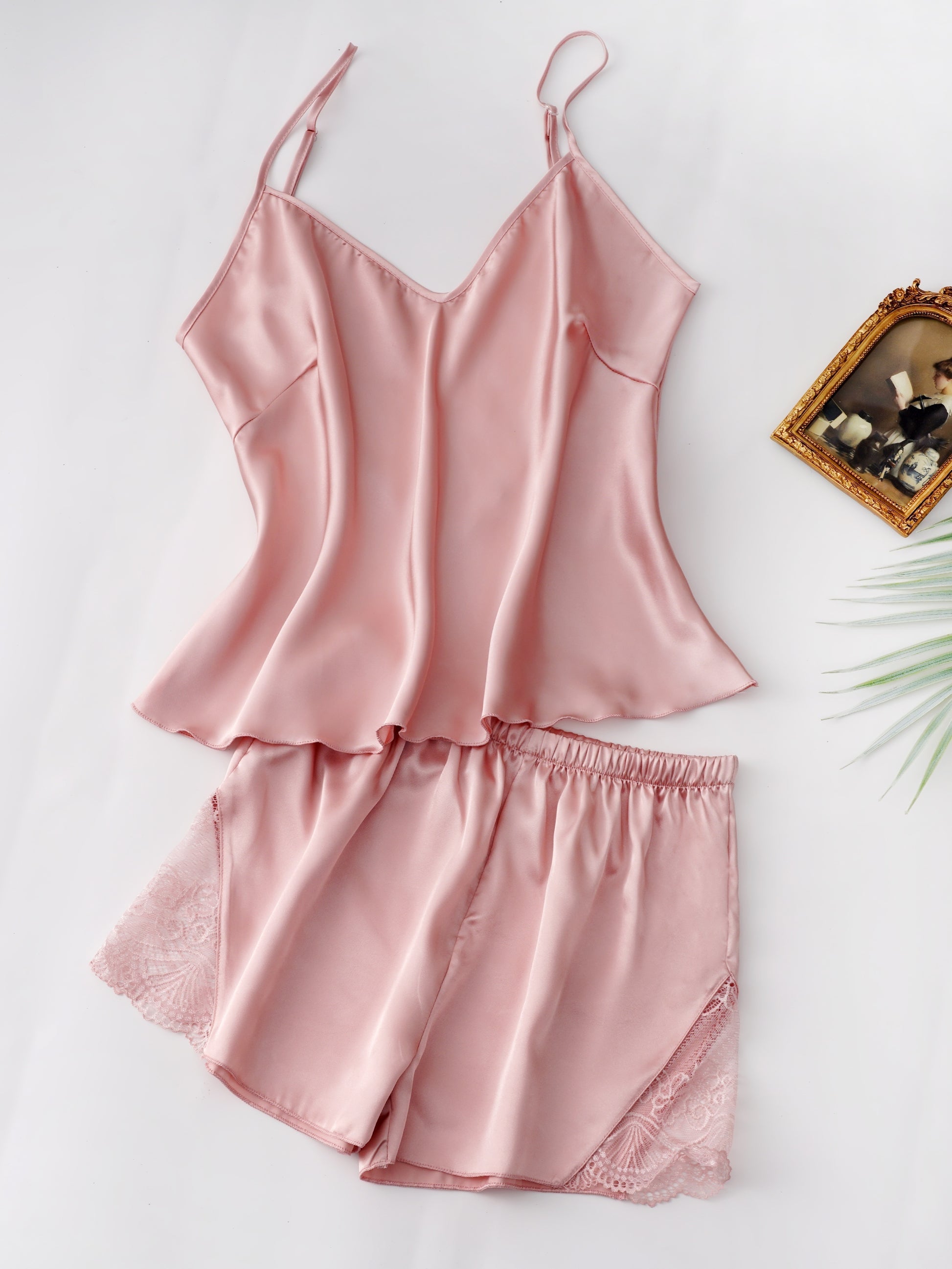 Dame Satin Cami & Shorts Pyjamasæt – Blød Silkefølelse