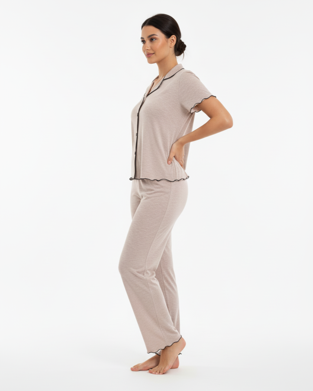 Kvinders lange beige pyjamas