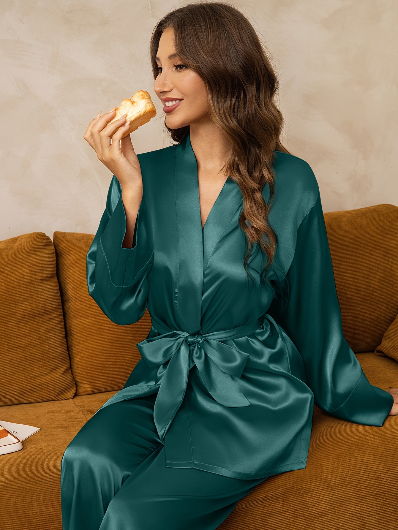 Kimono pyjamasæt dame – satin look og luksuriøs komfort