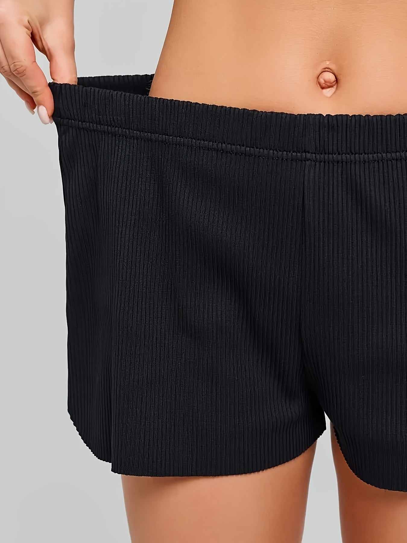 Damesæt med ribbet ensfarvet natkjole, camisole og shorts, loungewear- og nattøjssæt