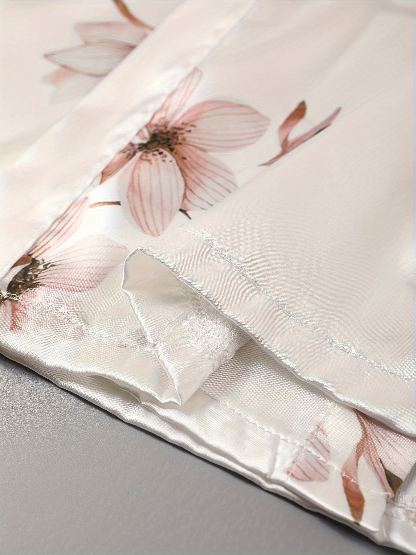 Luksus Kimono Badekåbe – Satin Morgenkåbe med Bindebånd