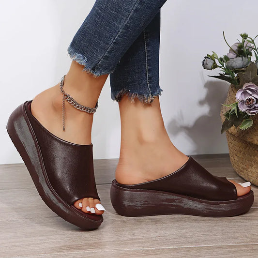 Dame Læder Slippers med Plateau – Komfort, Højde og Stil i Ét