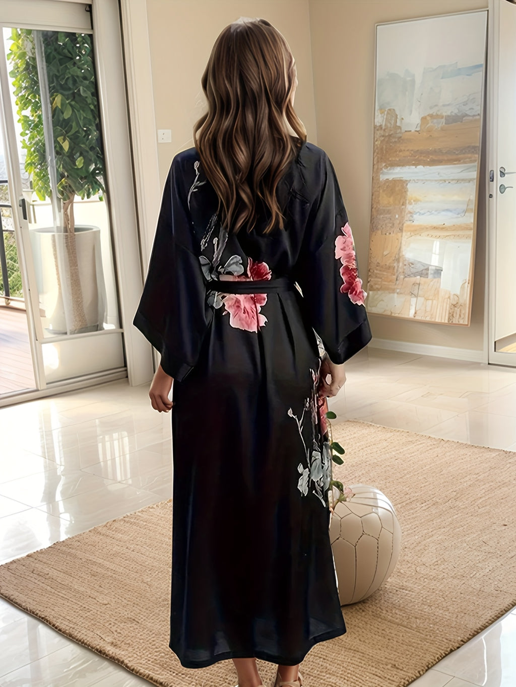 Lang Kimono Badekåbe i Satin – Blomsterprint & Flydende Pasform