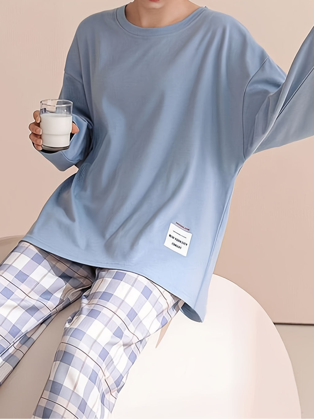 Lang pyjamas med tern – Åndbart nattøj til hyggeaftener