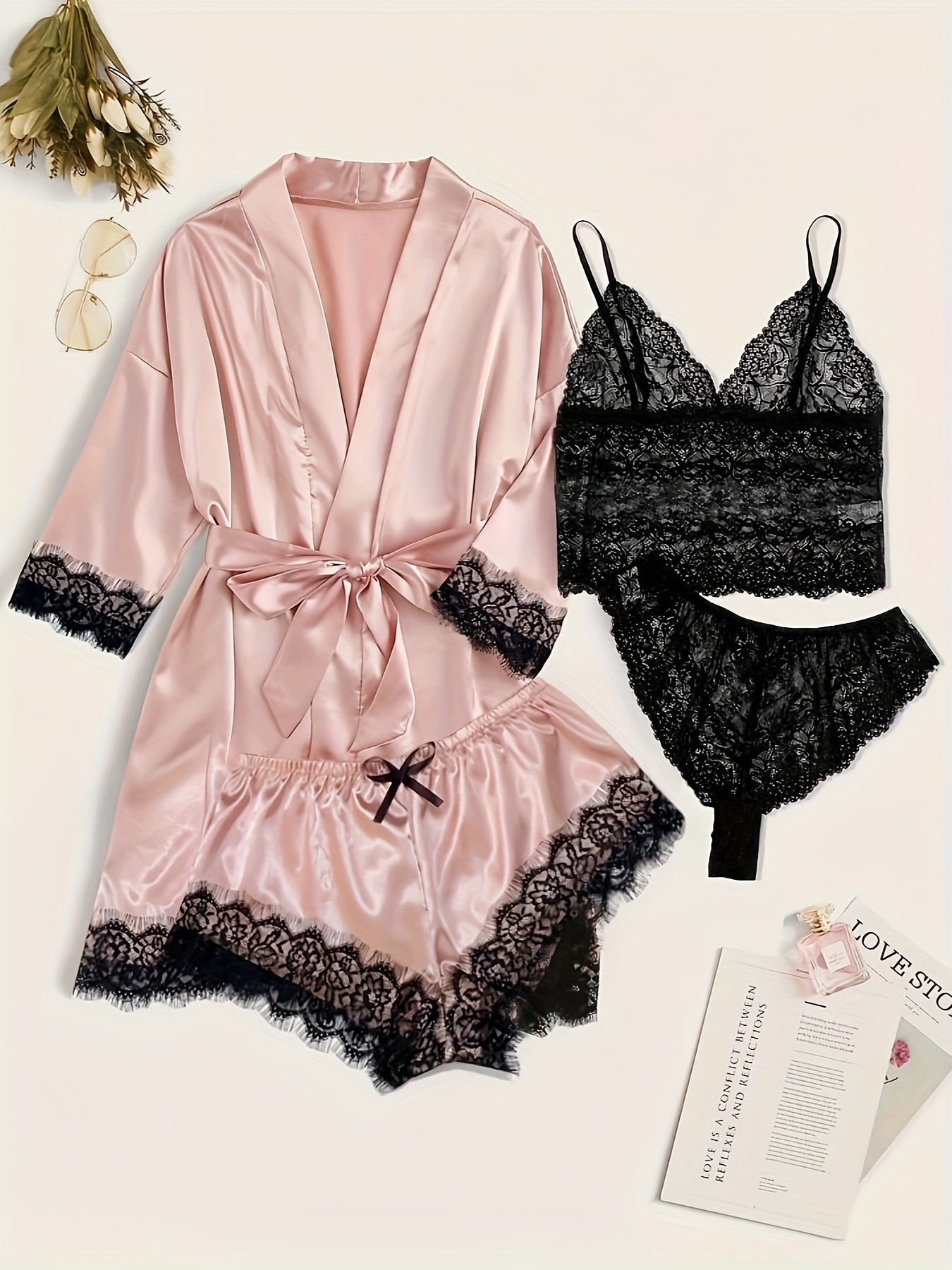 Luksus Satin Pyjamasæt Dame – Kimono, Shorts & Blondekant