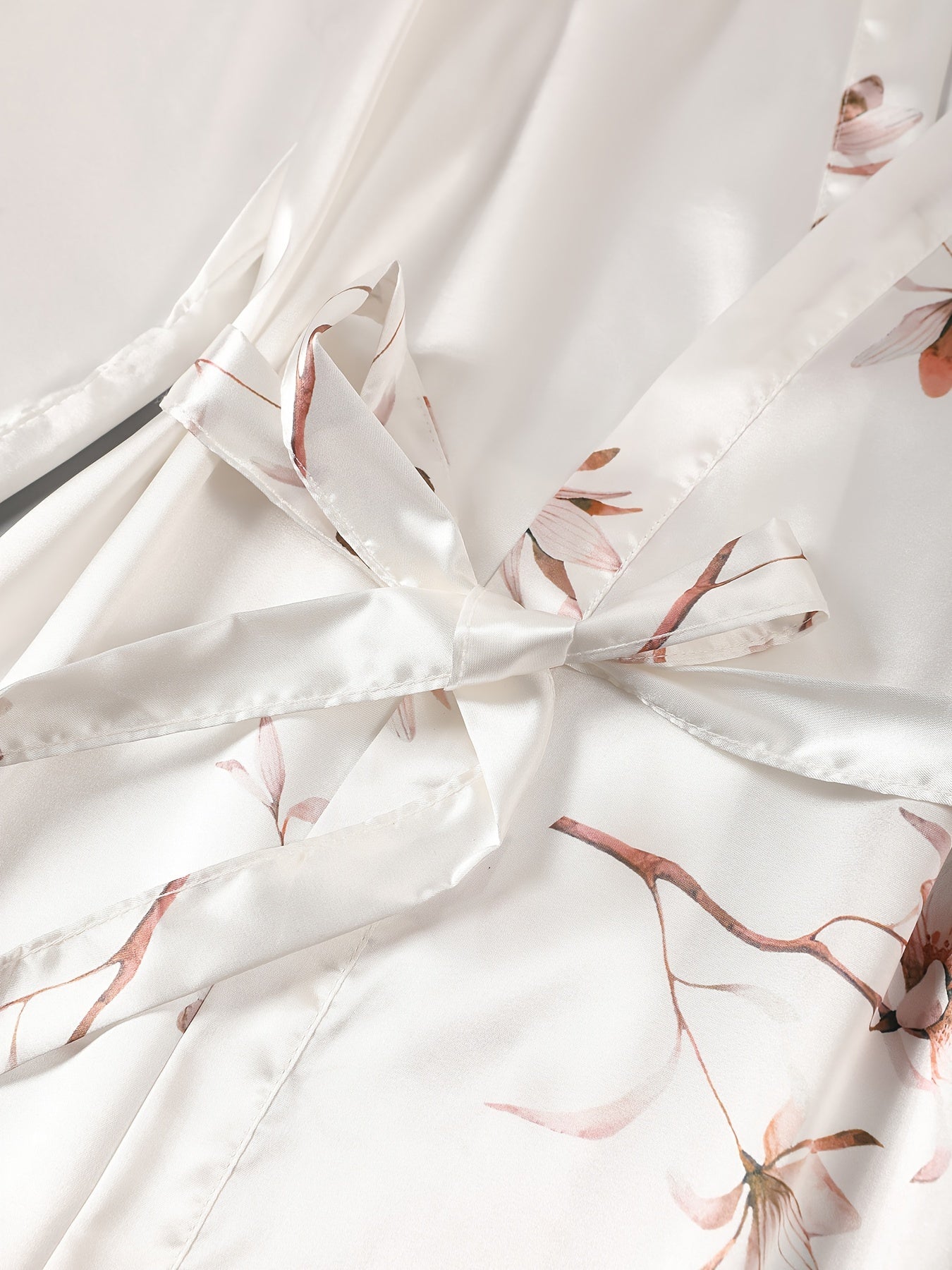 Luksus Kimono Badekåbe – Satin Morgenkåbe med Bindebånd